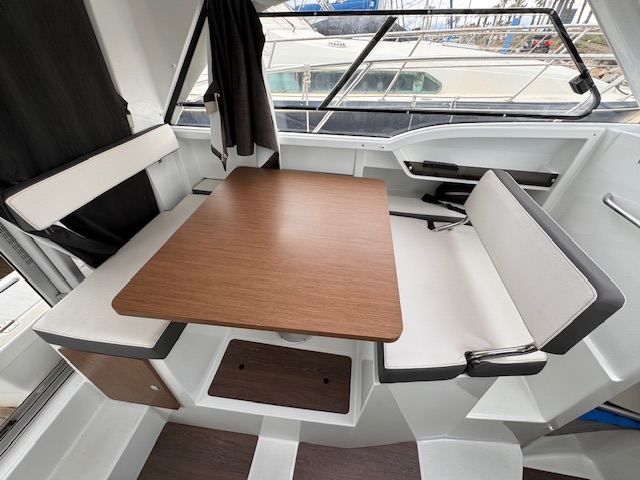 slider 6 Beneteau Antares 8 OB